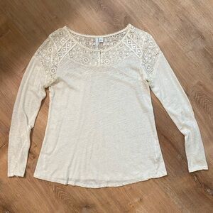 LC Lauren Conrad Long SleeveTop w/ Lace Details - Cream - EUC Size XS